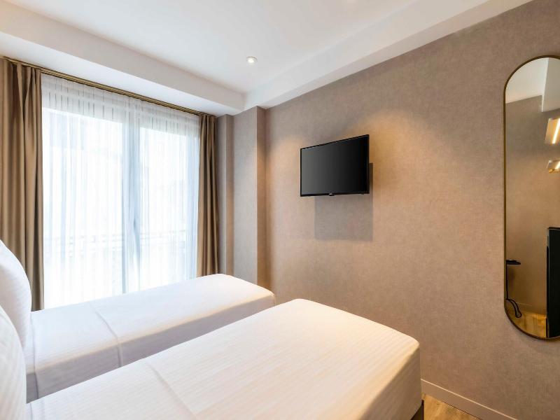 Emilion Hotel image