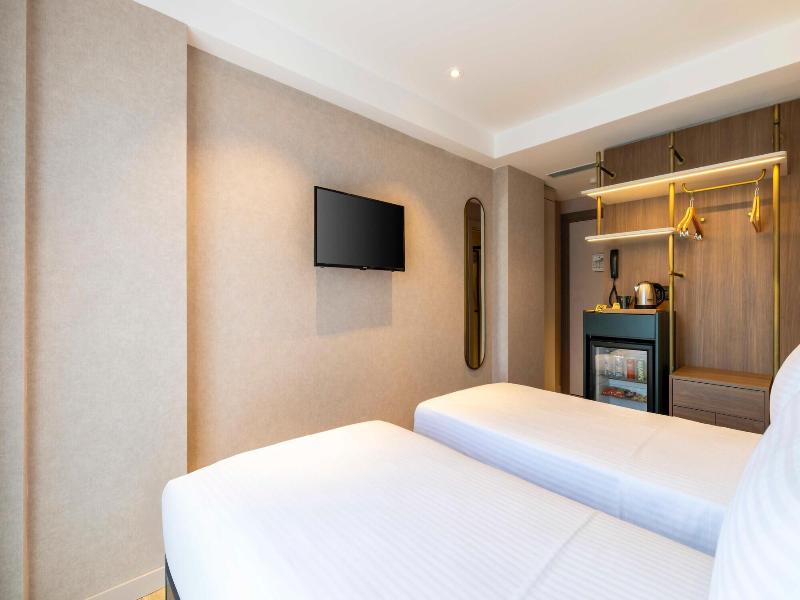 Emilion Hotel image