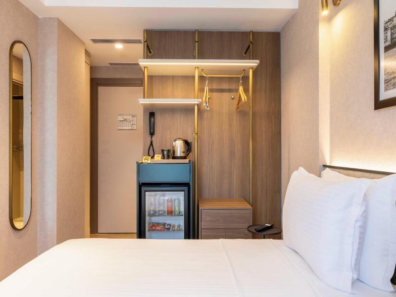 Emilion Hotel image