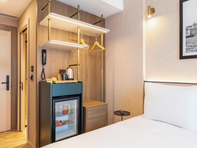 Emilion Hotel image