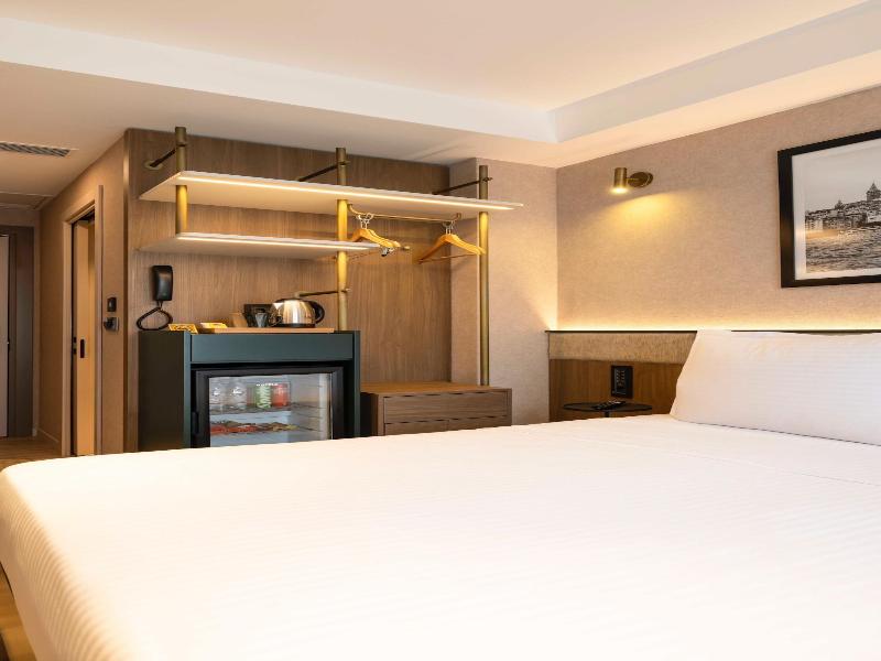Emilion Hotel image