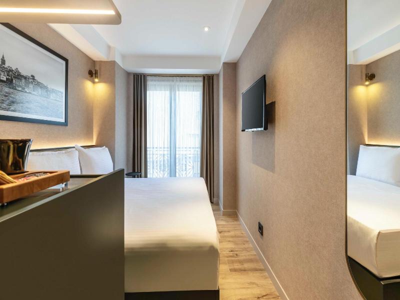 Emilion Hotel image