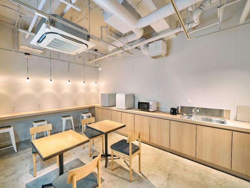 Hotel Plus Hostel Tokyo Kawasaki image