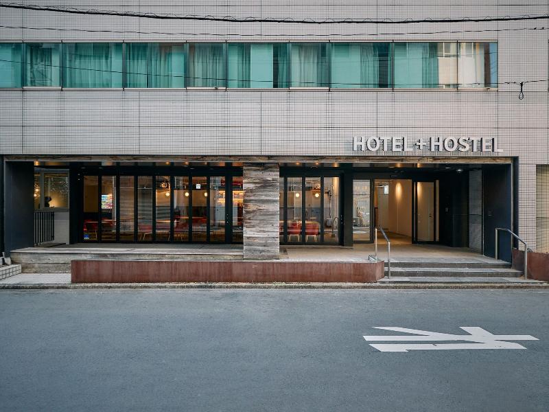 Hotel Plus Hostel Tokyo Kawasaki image