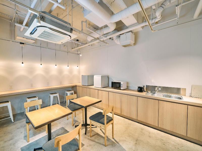 Hotel Plus Hostel Tokyo Kawasaki image