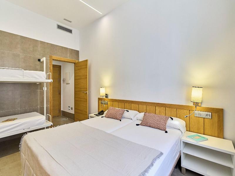 The Book Factory Hostel By Gaiarooms image