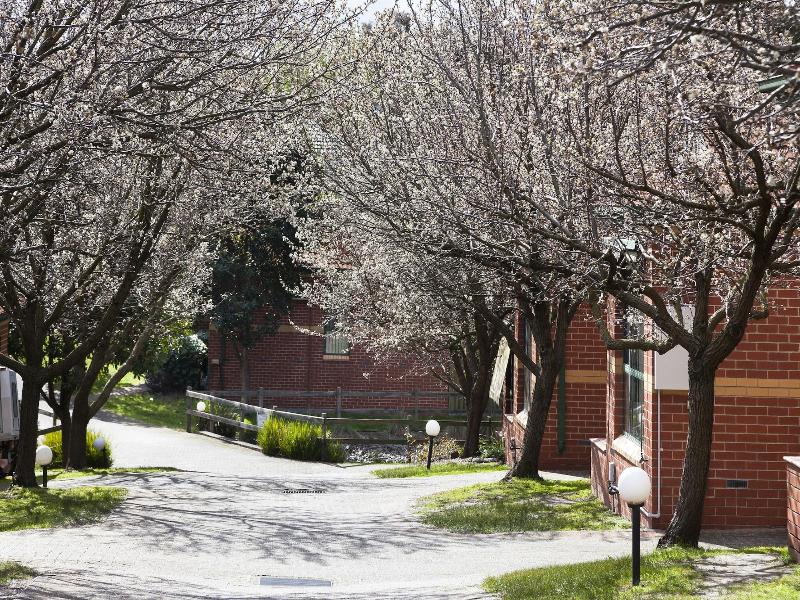 Mt Waverley Townhouses image