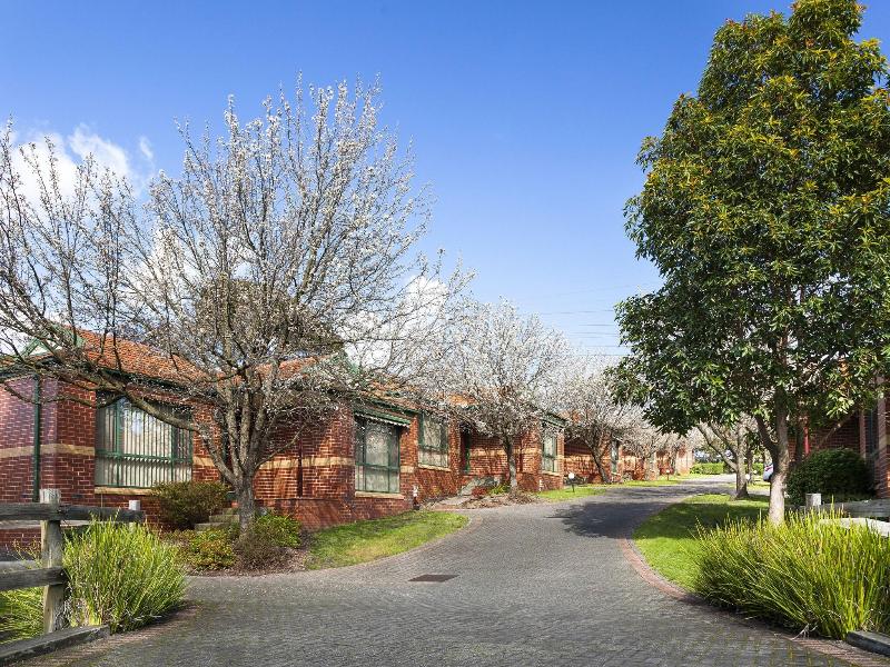 Mt Waverley Townhouses image