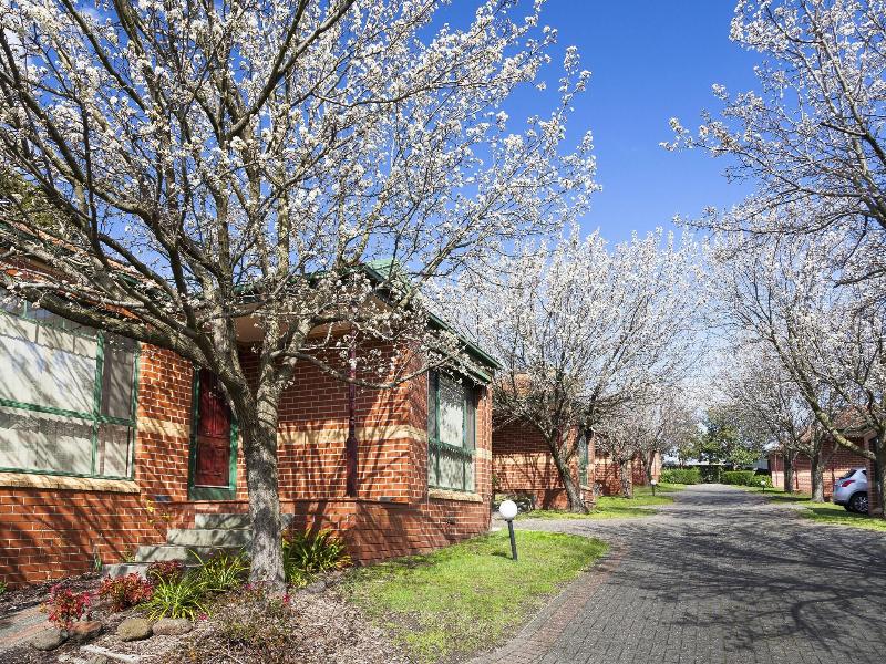 Mt Waverley Townhouses image