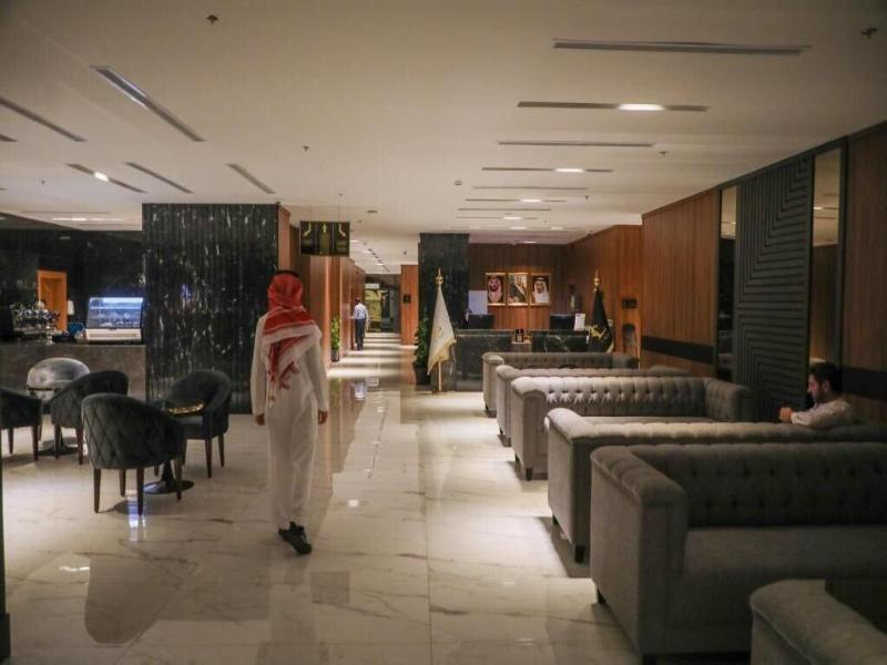E Hotel image