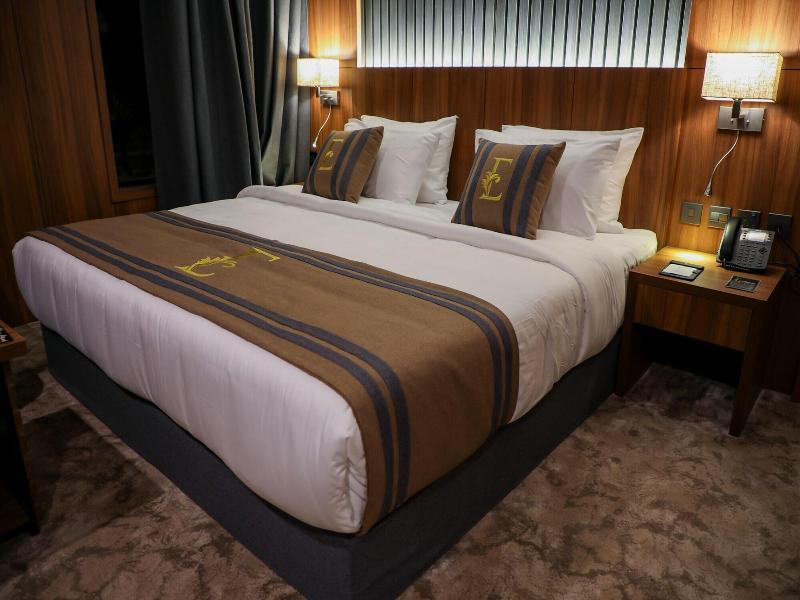 E Hotel image