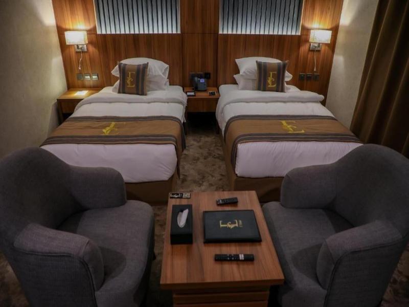 E Hotel image