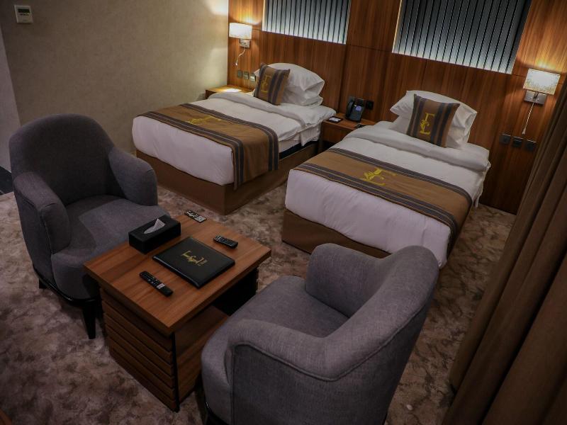 E Hotel image