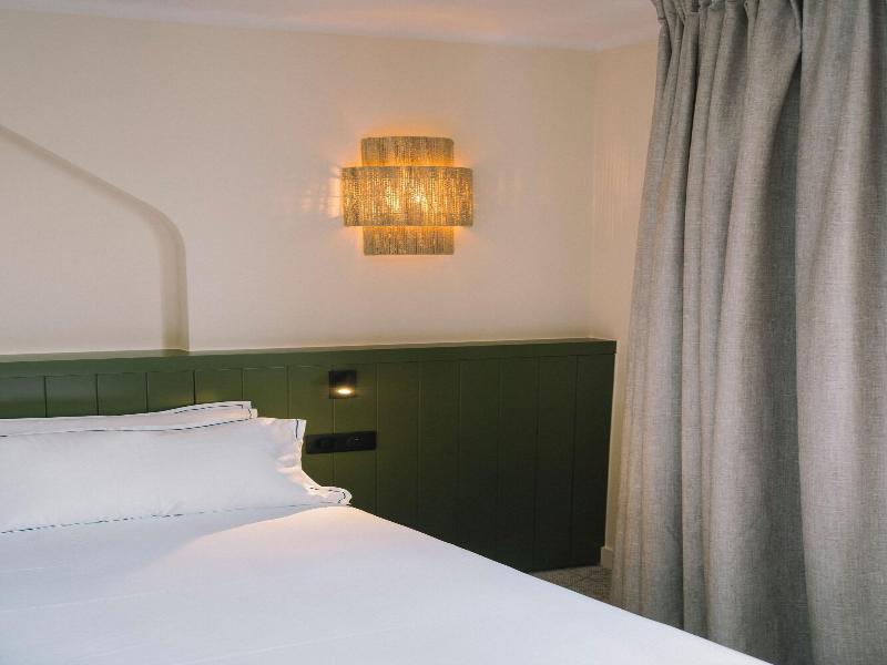 Hotel Les Grands Voyageurs image