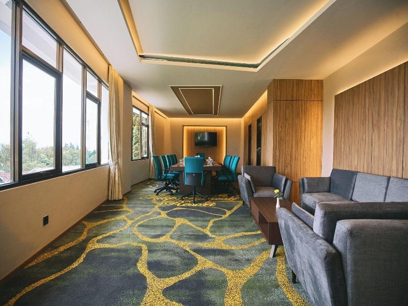 Horison Resort Tulip Puncak image