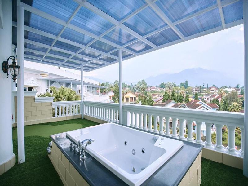 Horison Resort Tulip Puncak image