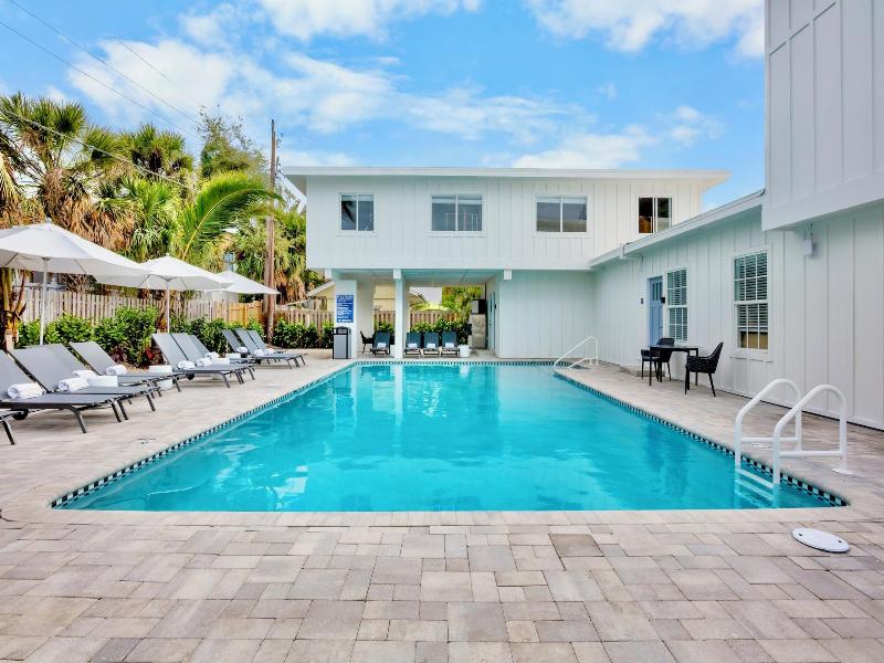 Azul Resort Siesta Key image