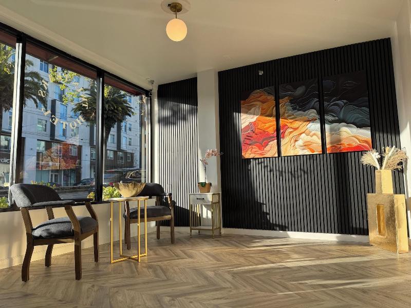 Twin Peaks Hotel image