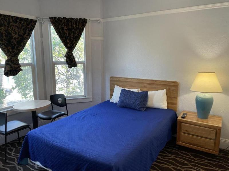 Twin Peaks Hotel image