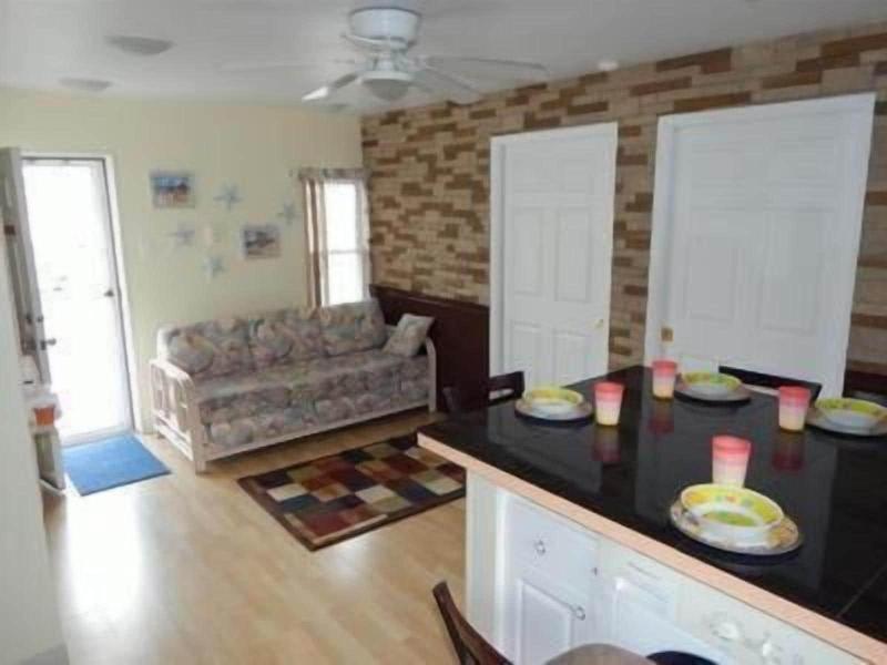 Sifting Sands Motel image