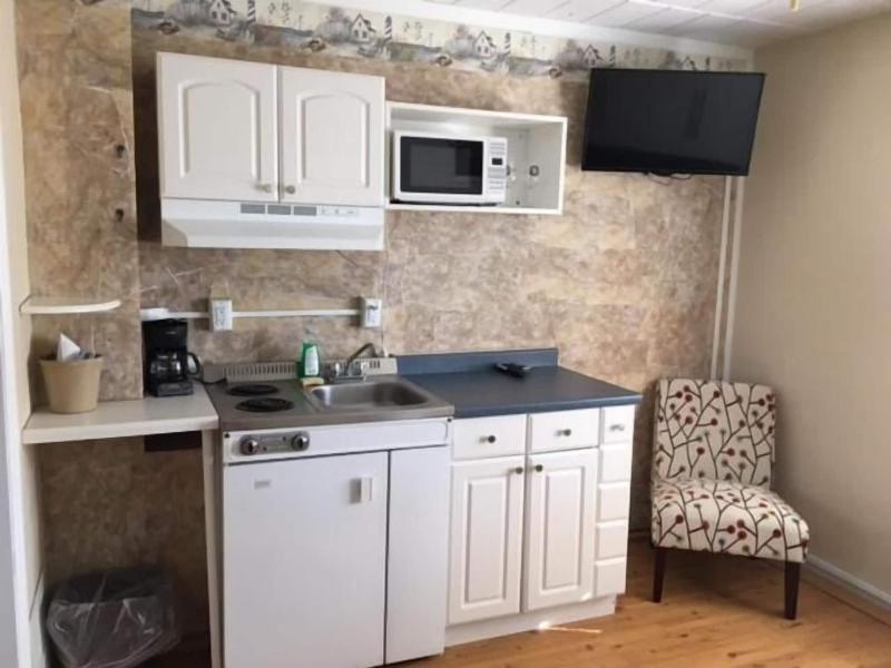 Sifting Sands Motel image