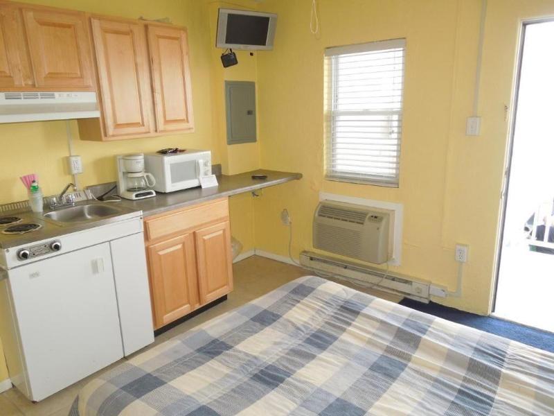 Sifting Sands Motel image