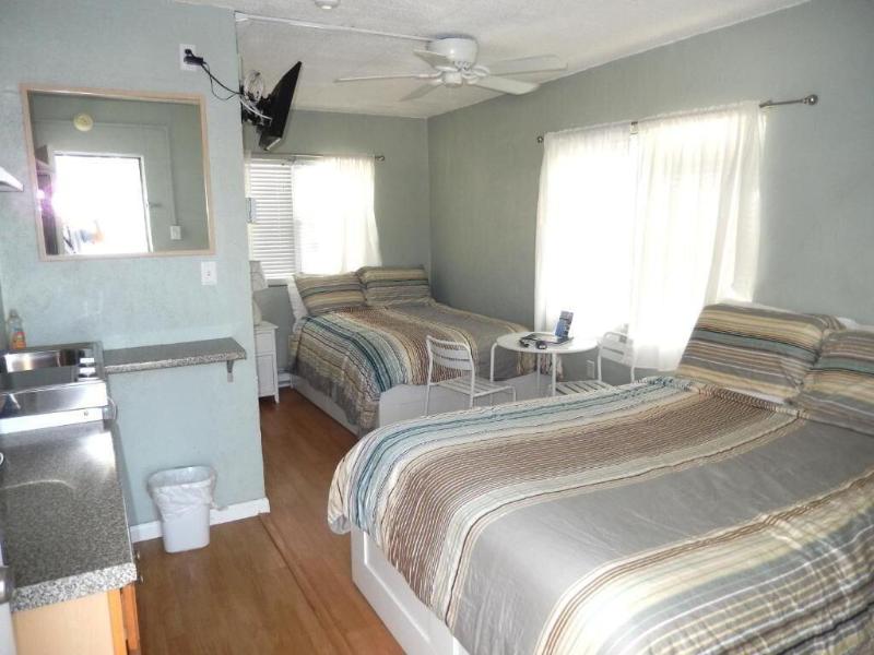 Sifting Sands Motel image