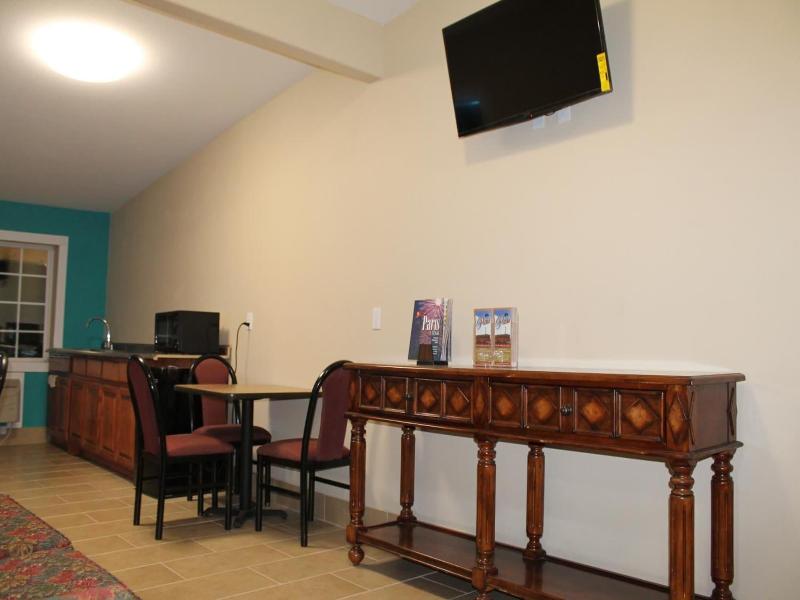 American Inn Suites image