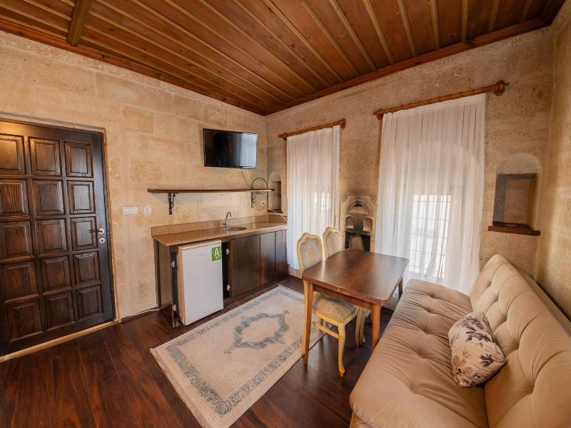 Chelebi Cave House image