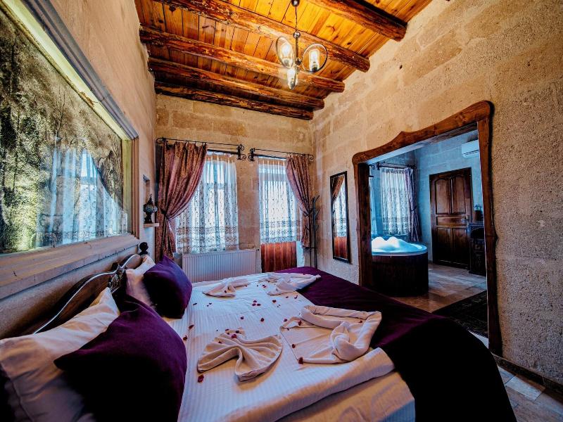 Chelebi Cave House image