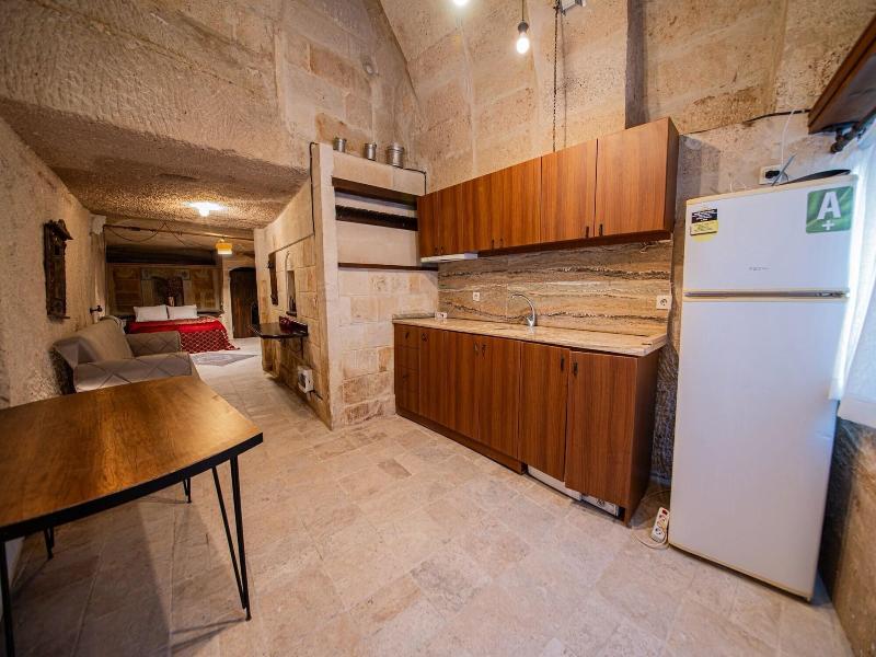 Chelebi Cave House image