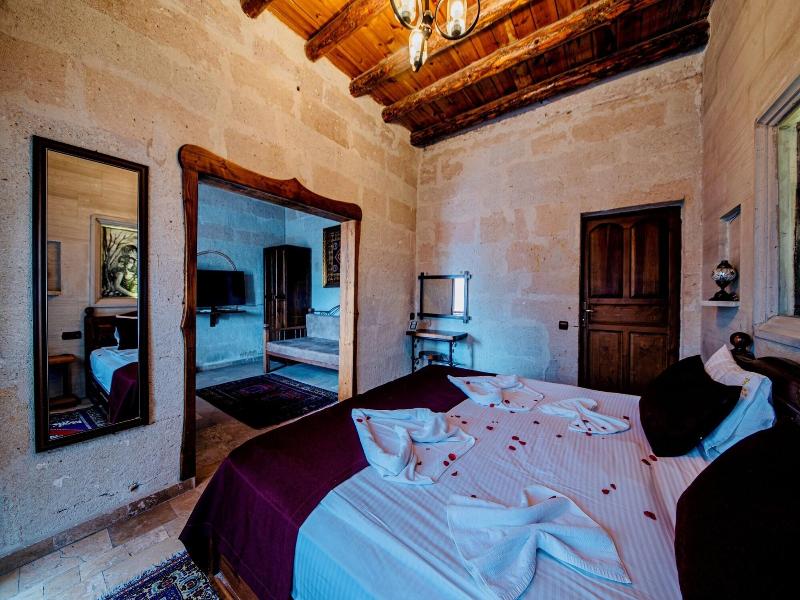 Chelebi Cave House image