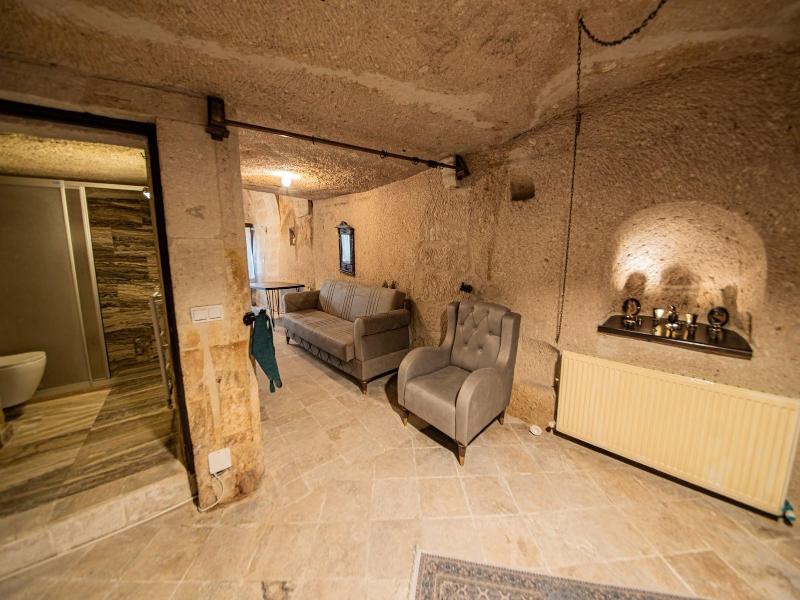 Chelebi Cave House image
