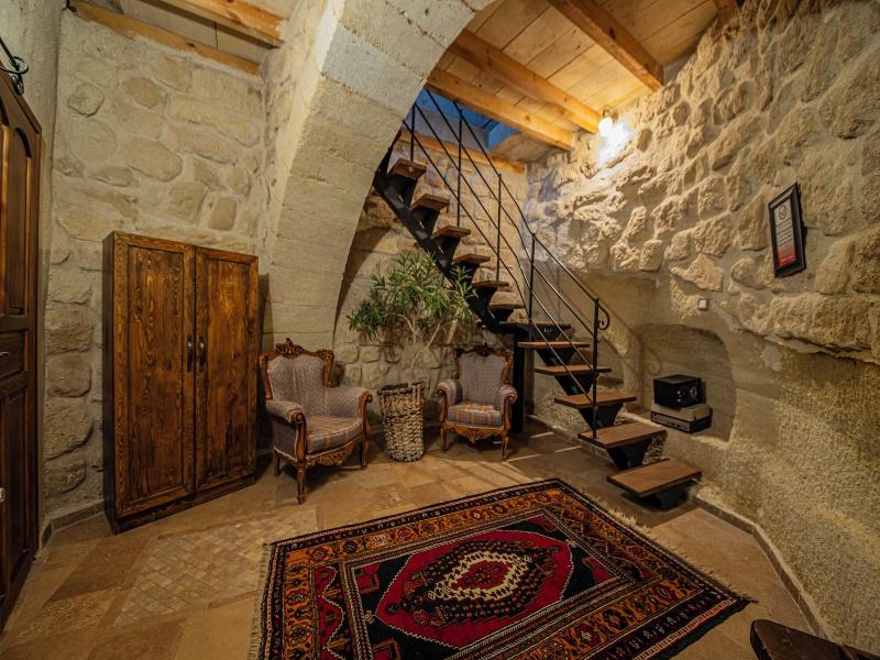 Chelebi Cave House image