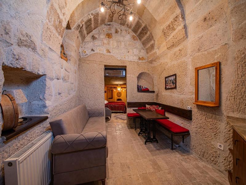 Chelebi Cave House image
