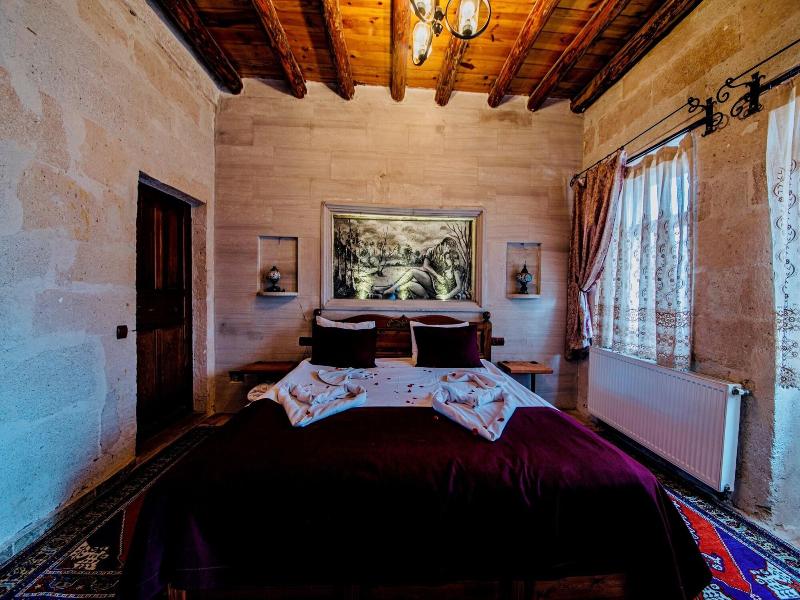 Chelebi Cave House image