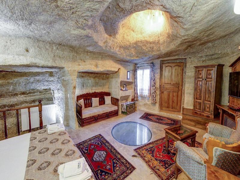 Chelebi Cave House image