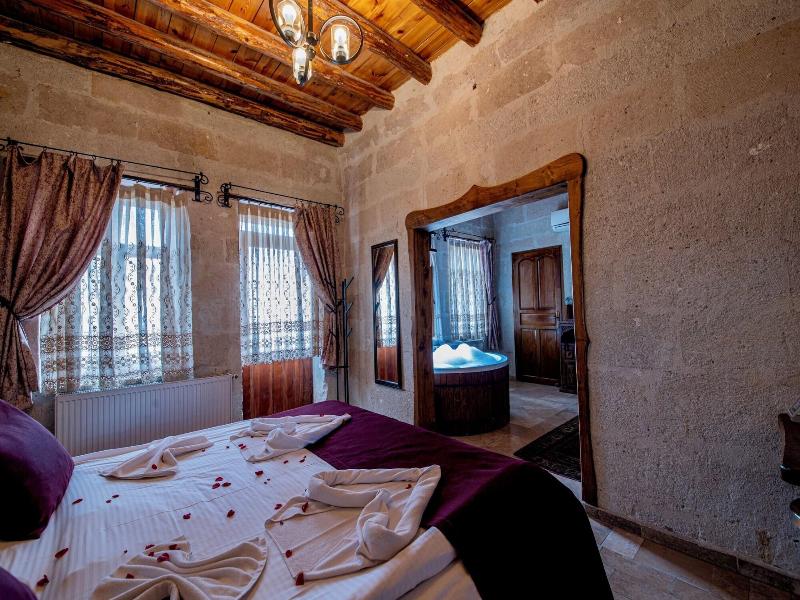 Chelebi Cave House image