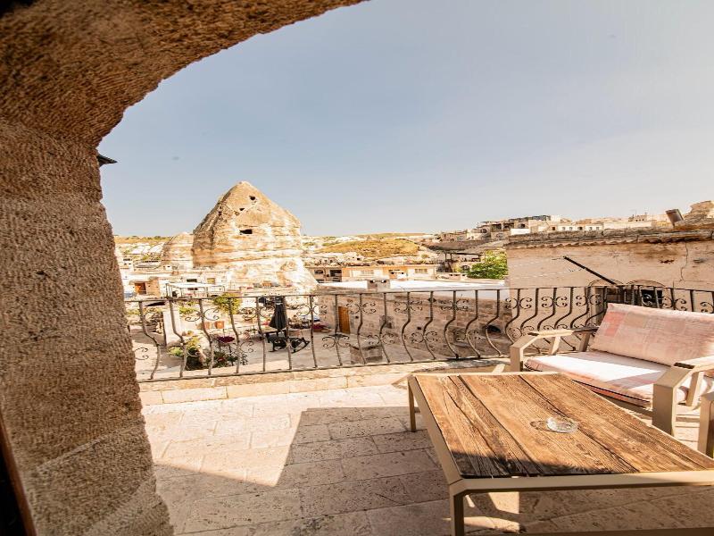 Chelebi Cave House image