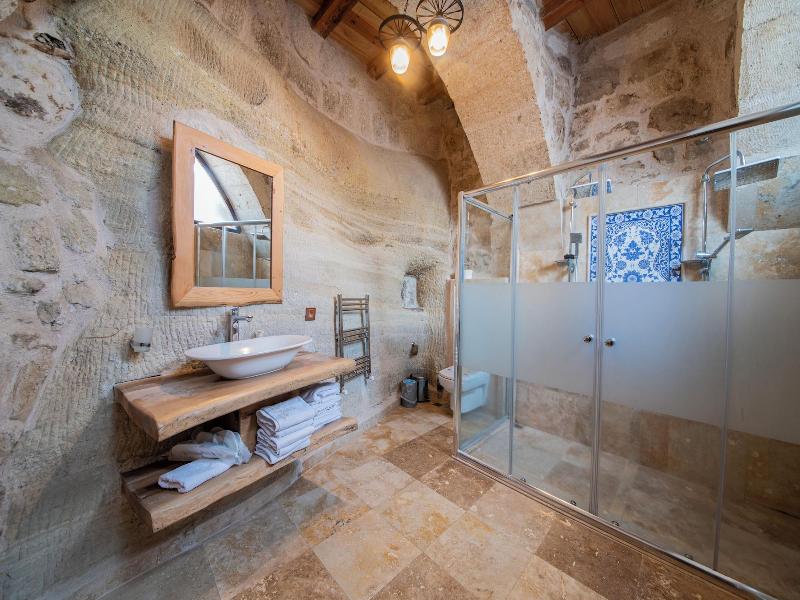 Chelebi Cave House image
