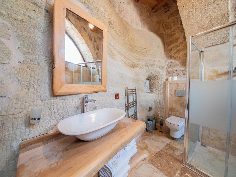 Chelebi Cave House image
