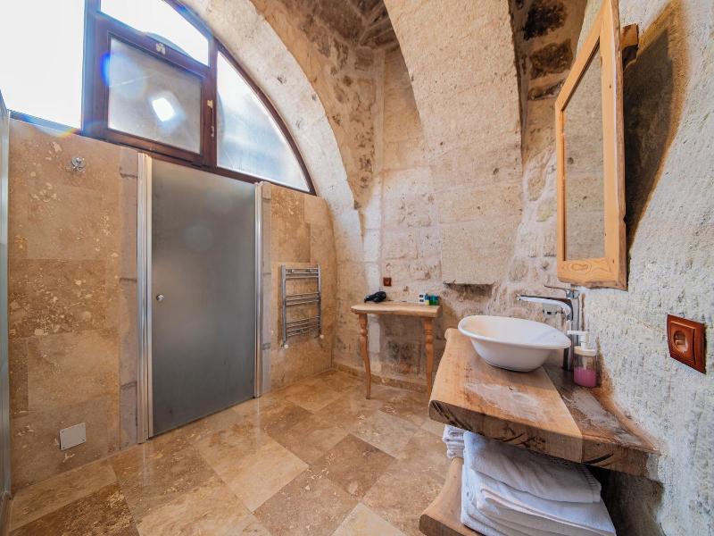 Chelebi Cave House image