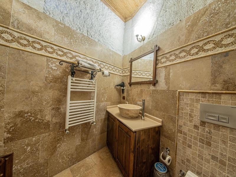 Chelebi Cave House image