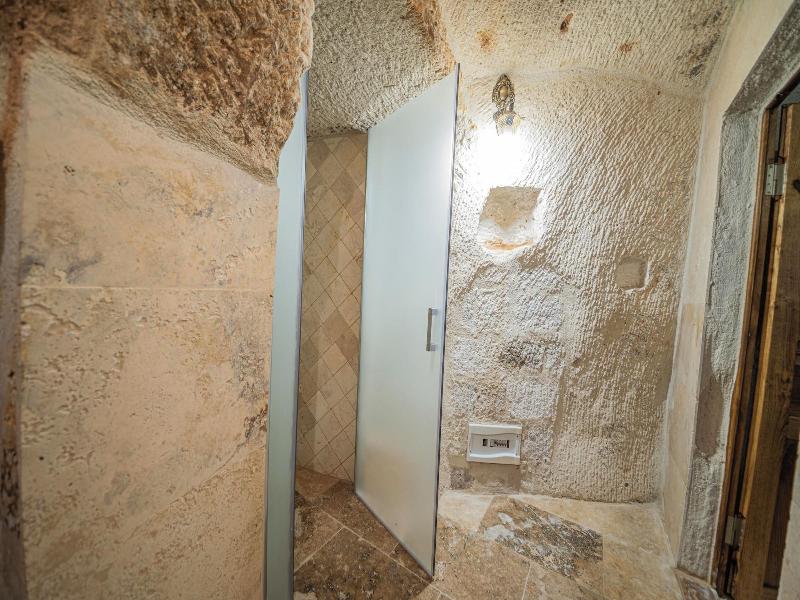 Chelebi Cave House image