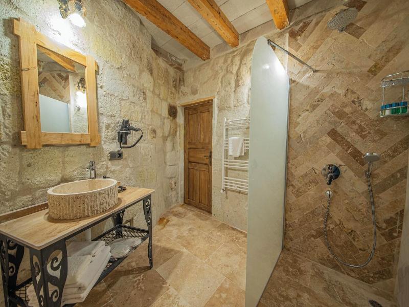 Chelebi Cave House image