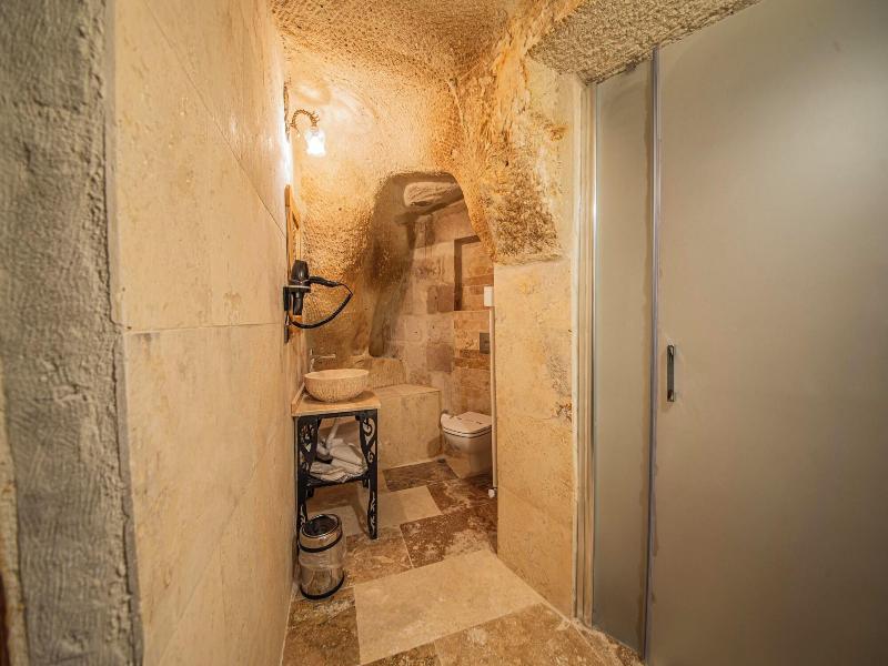 Chelebi Cave House image