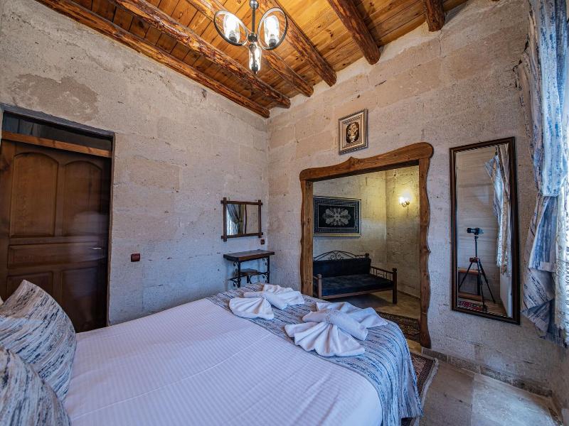 Chelebi Cave House image