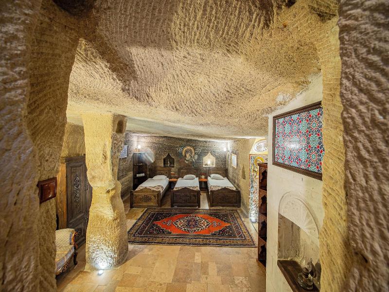 Chelebi Cave House image