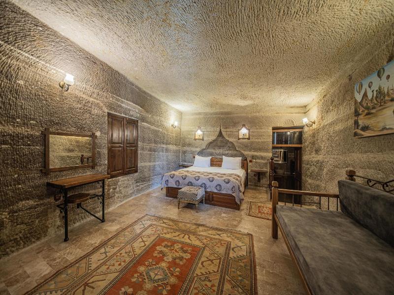 Chelebi Cave House image