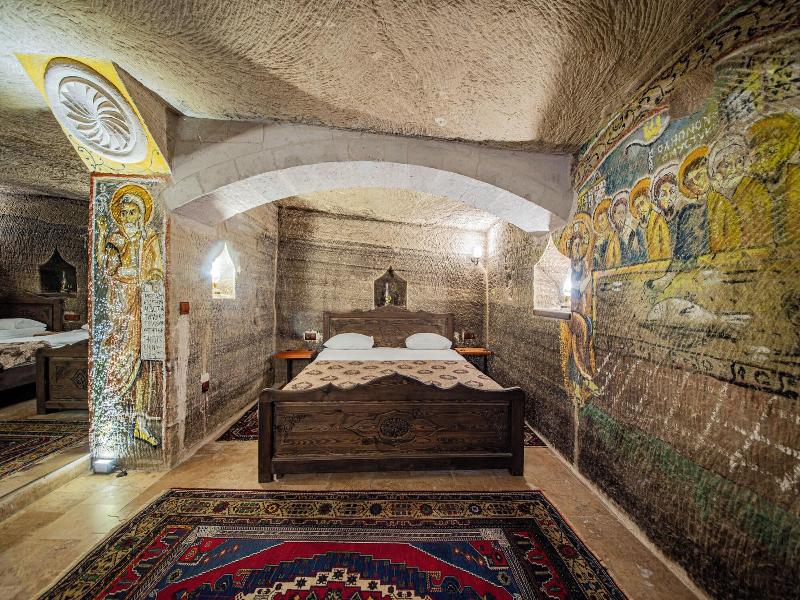 Chelebi Cave House image